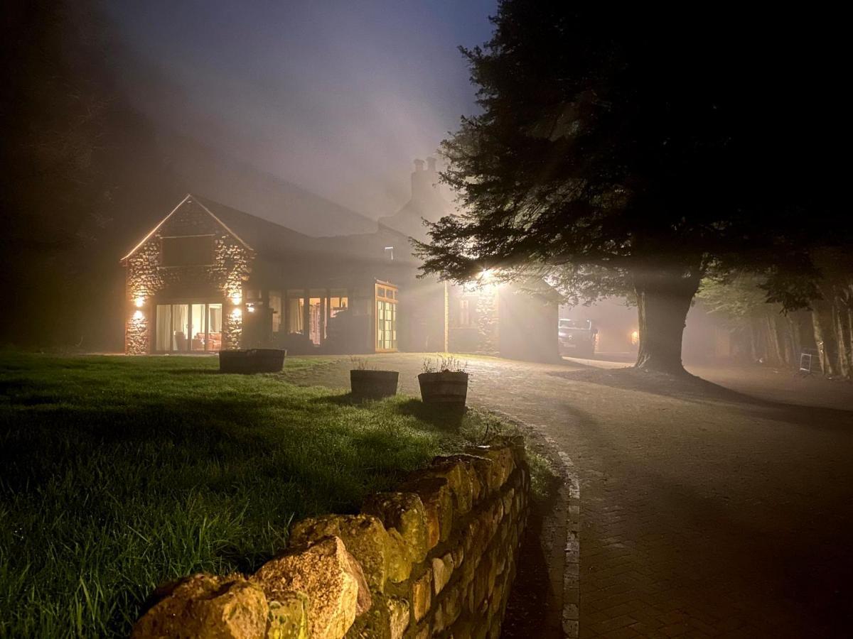 فندق Acorns Old Farm Felton  المظهر الخارجي الصورة